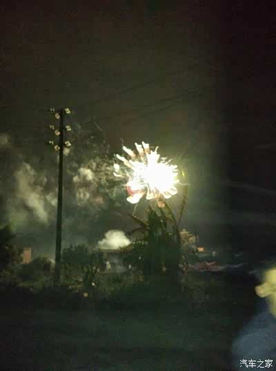 花都炭步石湖村今夜热闹非常_广东_手机汽车