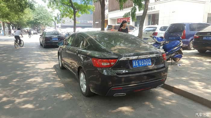 【图】停在停车位还被贴条了,上哪说理去?