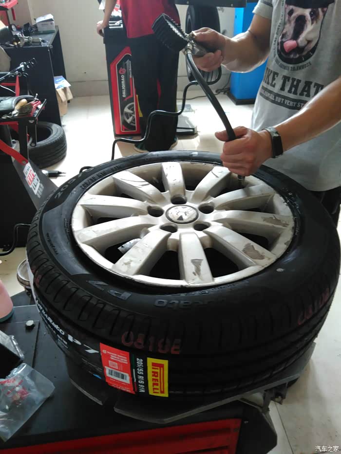 途虎轮胎官方旗舰店 500_wKgFWVd2cGiAQ4SEAAx9X6LFppI483.jpg