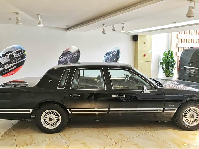 豪车印象---1990年林肯城市