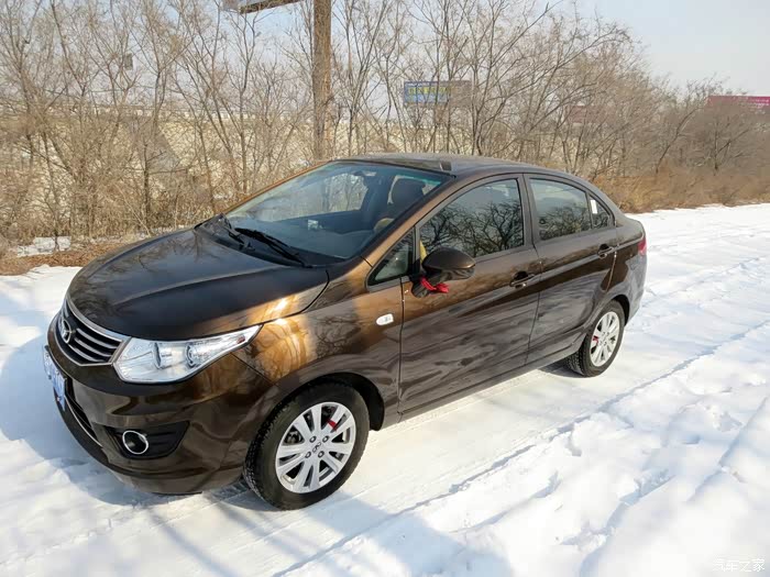 片片白雪忆往昔,林间小道留念!