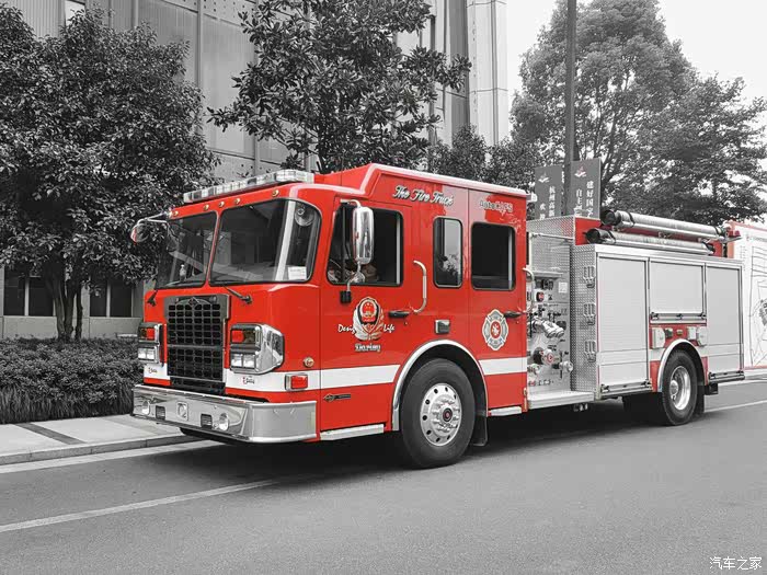【图】偶遇世界顶级消防车~ 美国spartan 霸王