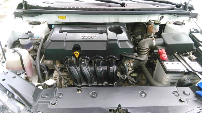 【图】经典帝豪日常清理发动机舱 检查机油等