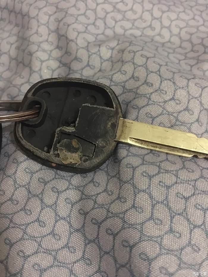 【图】原车钥匙的芯片怎么取出来