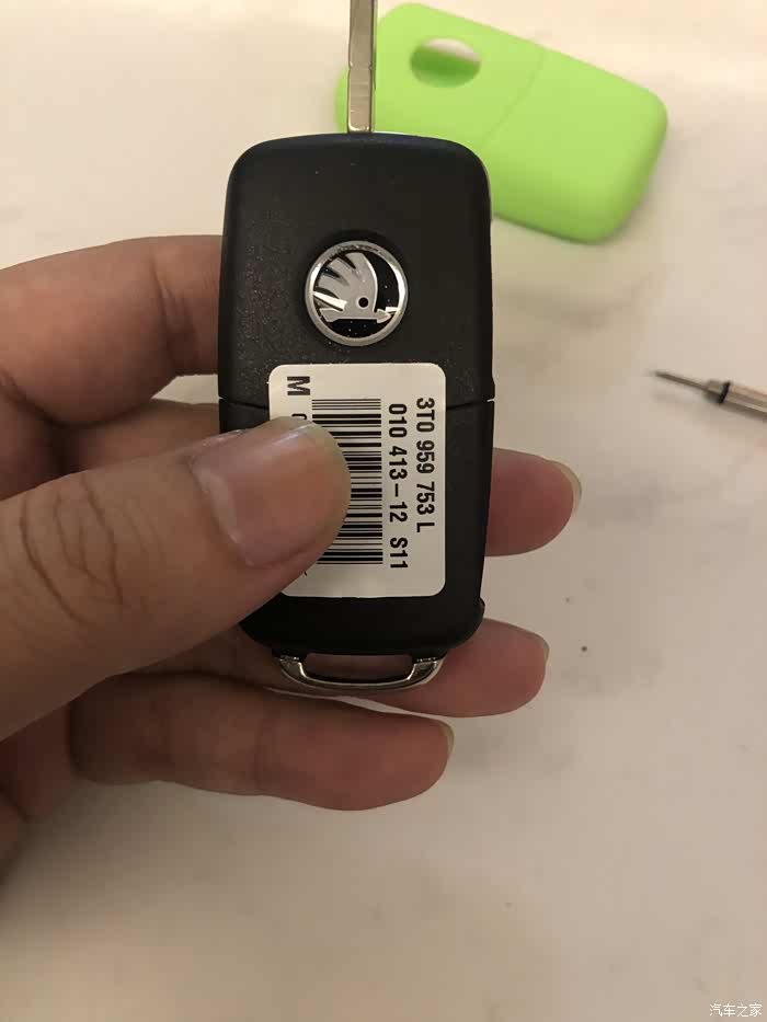 看德系车钥匙有啥不同,斯柯达明锐和宝马mini换遥控钥匙电池