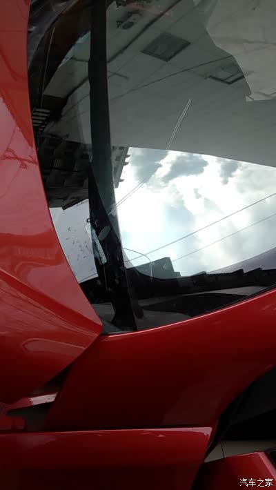 艾瑞泽7玻璃开裂,换块前挡风玻璃4s店和福耀专