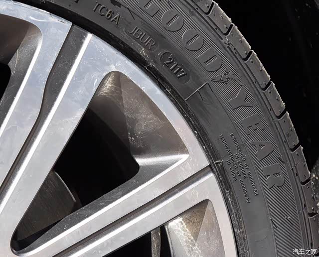 途虎官网轮胎 500_wKgFVVn7yEKAATS1AAGFZ90jdgA919.jpg