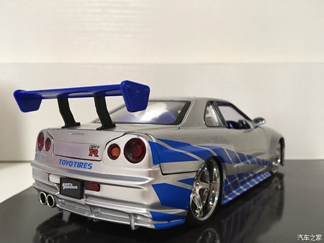 保罗沃克最爱skyline r34 gtr《第二部》