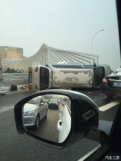 一场雪 看把车里车外给弄成啥了_揽胜极光论坛