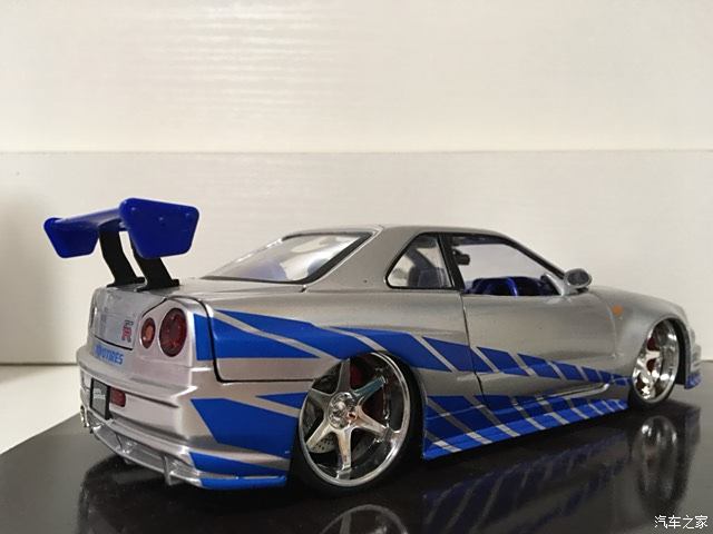 保罗沃克最爱skyline r34 gtr 《第二部》