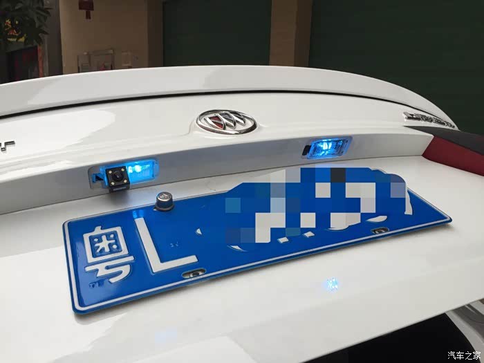 别克新英朗提车作业(贴黑顶，前后车灯膜，尾翼，阅读灯)