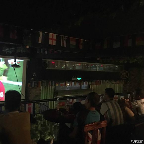 【图】深圳哪个酒吧可以看足球直播?开车去停