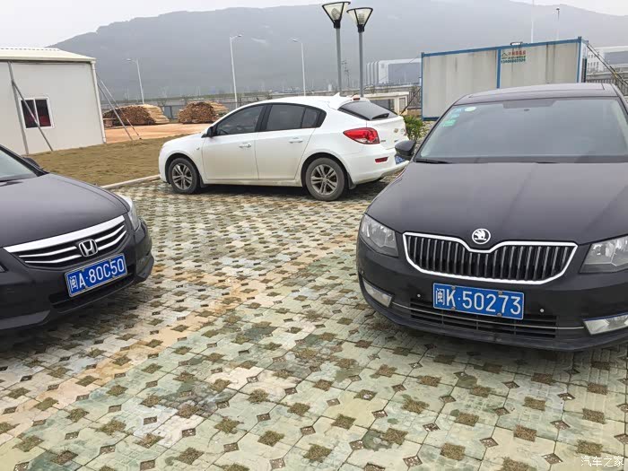 【图】淘宝网店车美美之15明锐自动泊车2.0P