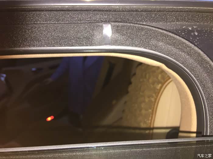 16年卡宴左前门80迈有风声,类似于口哨声