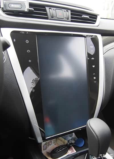 9英寸及13英寸中控屏装奇骏哪个合适,13英寸