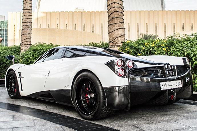 白色风神,帕加尼pagani huayra