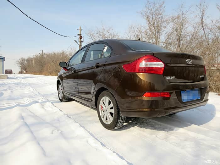 片片白雪忆往昔,林间小道留念!