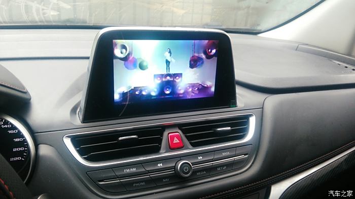 【图】手机怎么跟车上的显示屏连接,就是能放