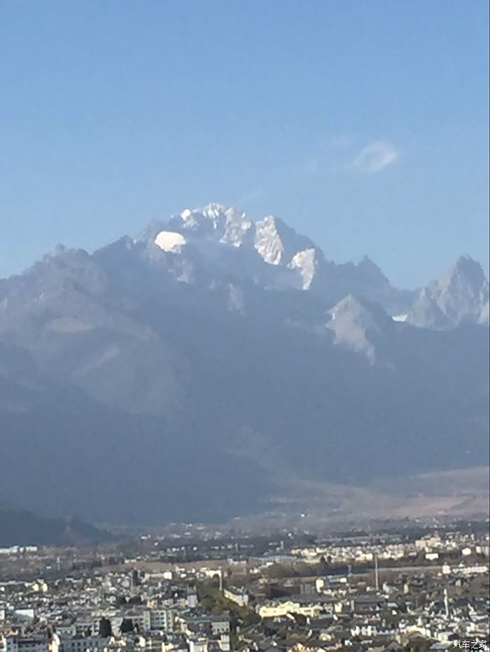 玉龙雪山景