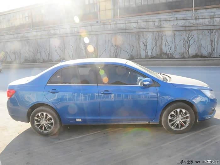 便宜!便宜!二手车最重要的就是便宜,折价率低!