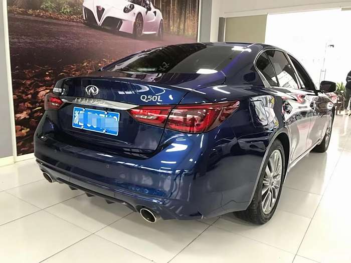 英菲尼迪q50l2018款20t舒适版