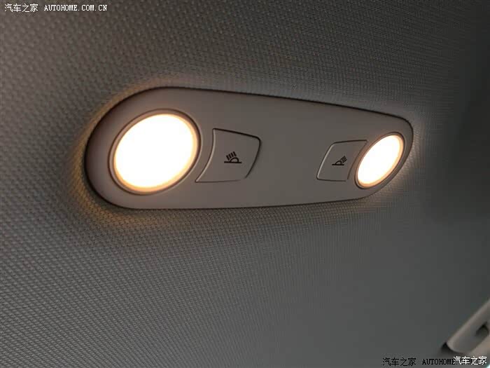 【图】看一下后排阅读灯按钮上的字是朝后面的