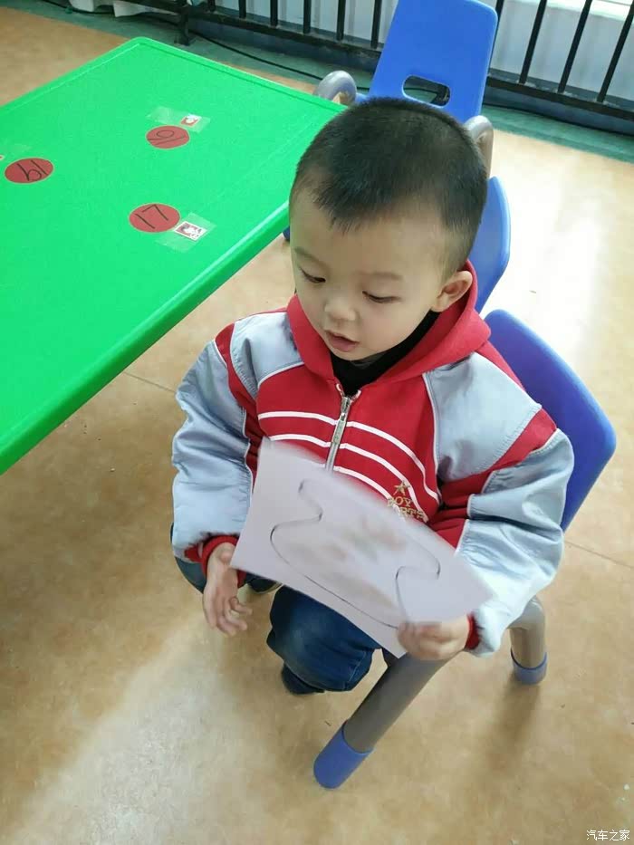 【图】幼儿园的小朋友们自己动手做的工艺品_