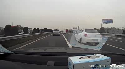 G42宁沪线148.3K实线变道,这样被拍有点亏!