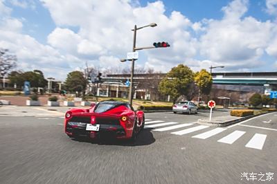 ferrari laferrari 炫酷剪刀门._法拉利论坛_手机汽车