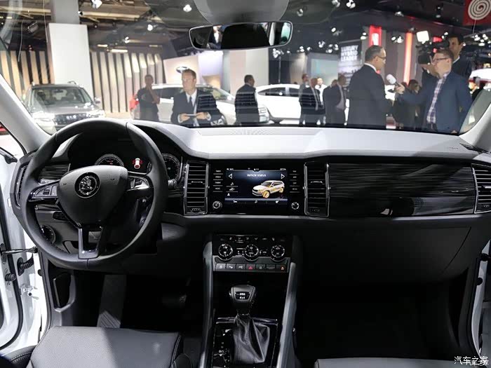 【图】科迪亚克内饰与大众的新SUV(g-suv)很像