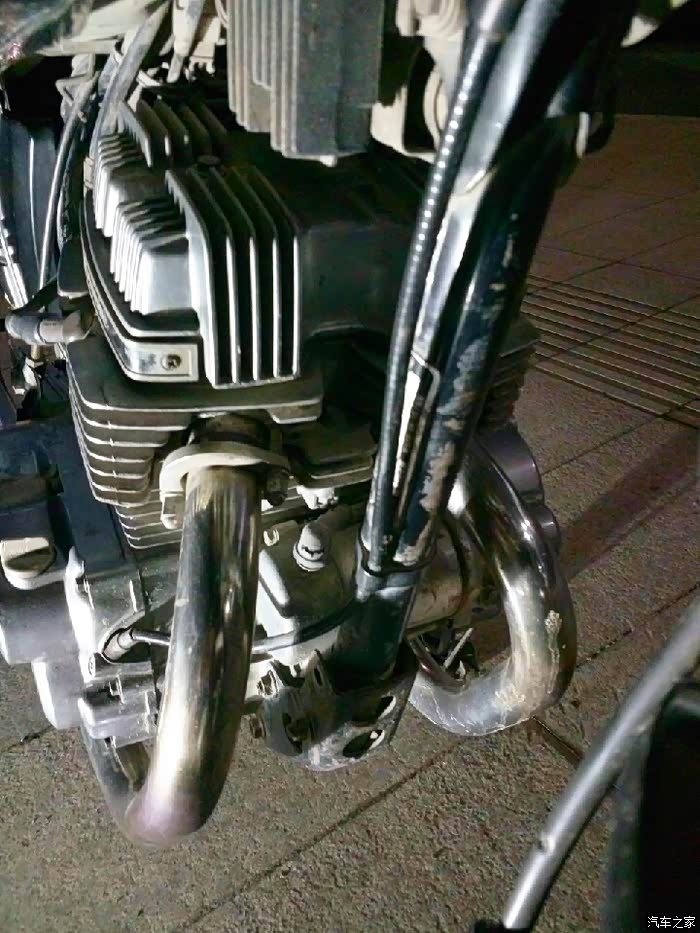 【图】摩托车排气管味道很臭是什么情况?