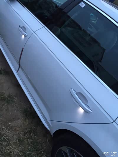 新A4 原车氛围灯 晚上真漂亮_奥迪A4L论坛