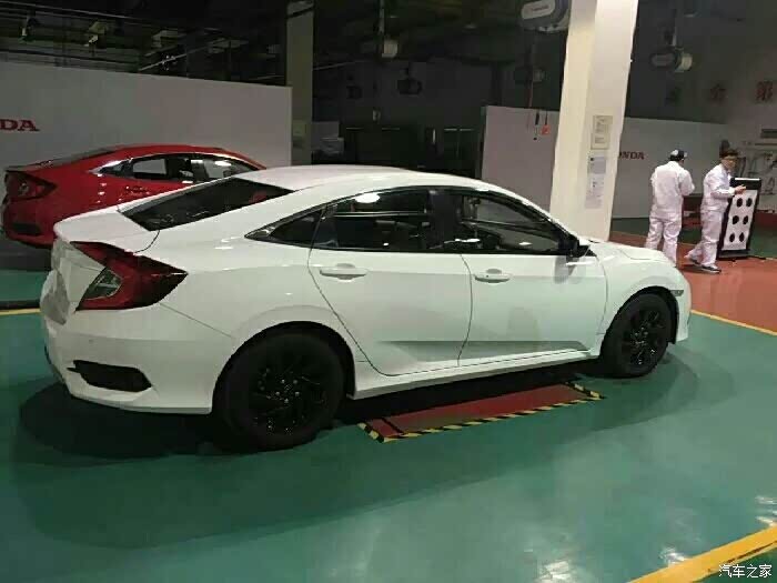 大家来看10代思域,国产果然没海外好