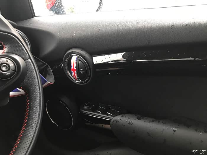 【图】还好去年考了驾照,下雨开车接送小孩的