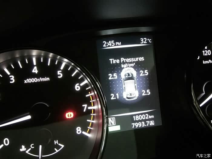 【图】这个胎压正常吗,之前胎压相差不到0.1,现