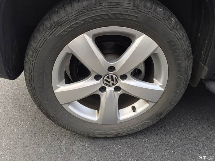 【图】出2013款舒适版途观的原厂轮胎(韩泰)轮