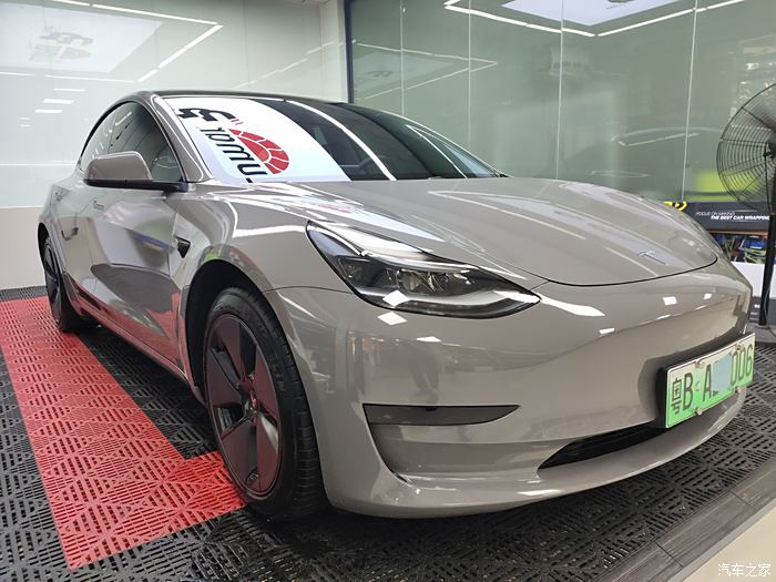 特斯拉model3改色纳多灰