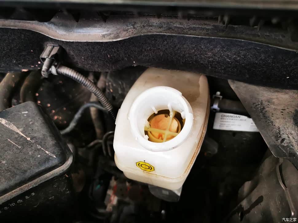 中秋前夕，陪车友保养爱车更换刹车油！