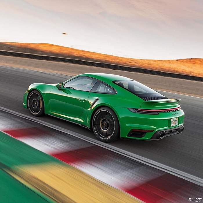 保时捷911 turbo s,这颜色一上,直接就活脱脱大青蛙