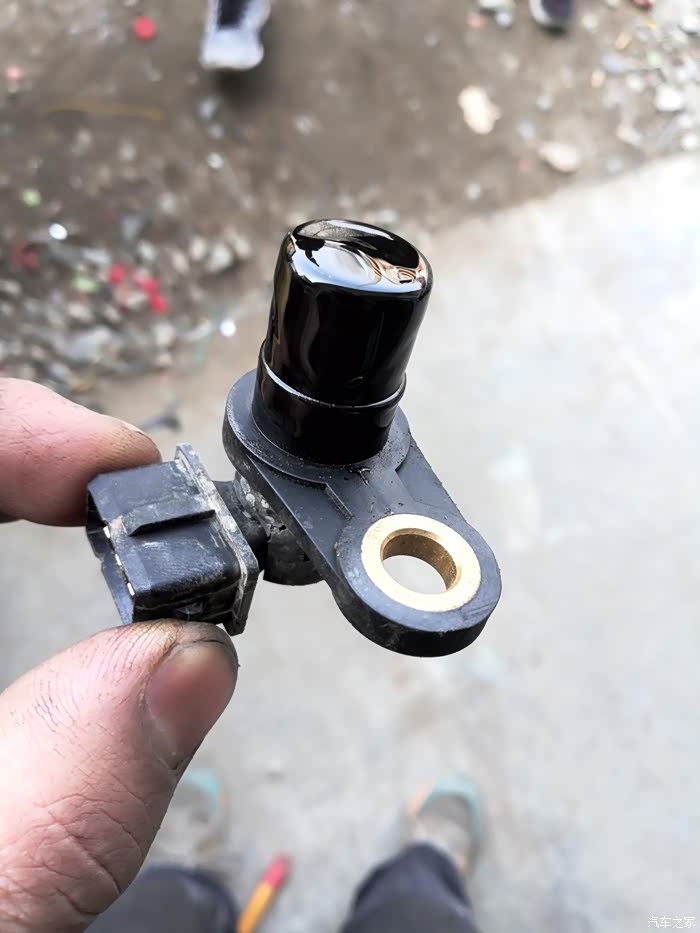 凸轮轴传感器输出信号电压低,懂的大神进来看下