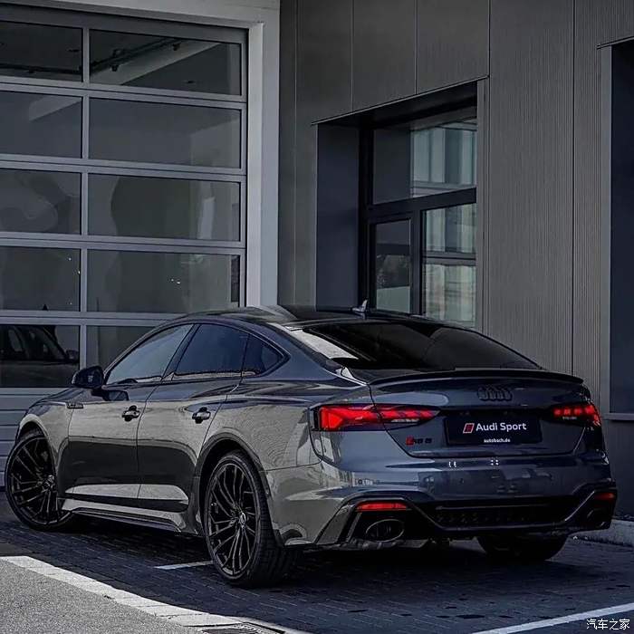 奥迪rs5 sportback,帅就完事了