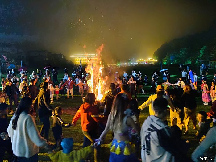 自驾伊兰特直奔伏牛山 参加篝火晚会