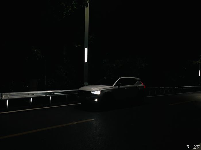 小沃xc40车玩秋名山观山城夜景,晚上开车注意安全