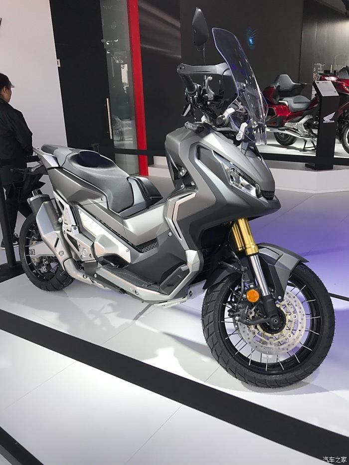 本田大贸nc750x-adv,踏板拉力车,过几个月就会市了,具体价格待市时