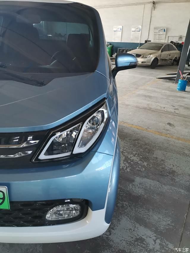 新能源小车众泰e200ev