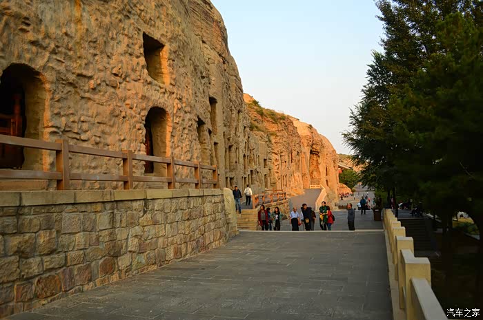 云岗石窟好还是龙门石窟好 500_wKgHIlqiV8uABYdbAA35e7O6pNo012.jpg