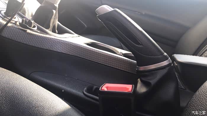 手刹怎么使用方法图解 500_ChcCr1py5laACO1aAAD7-gsj3Zo563.jpg