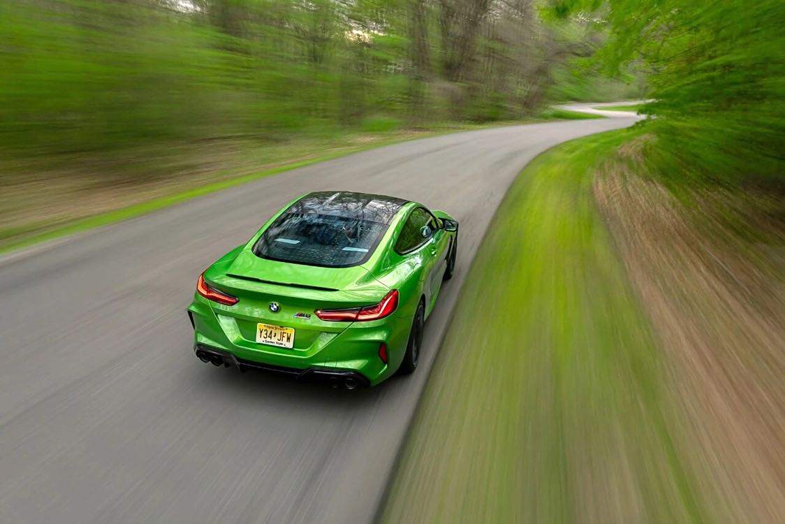 绿色涂装的宝马m8时尚大气如同绿魔一般