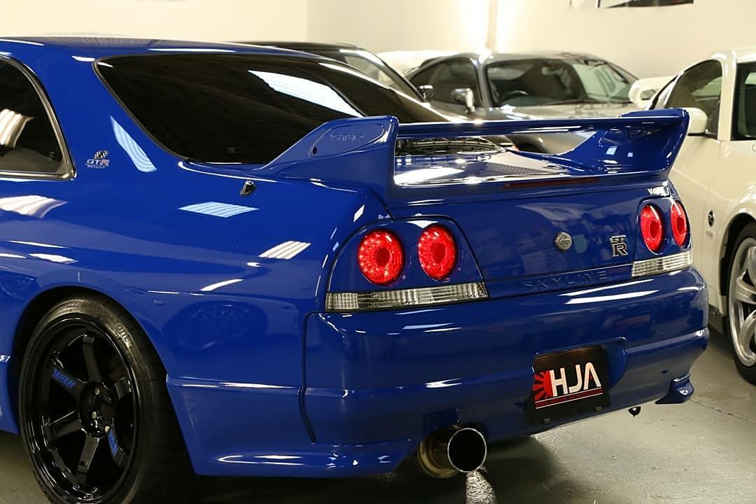 1996年日产gtr r33,这次的颜色很特殊,叫冠军蓝