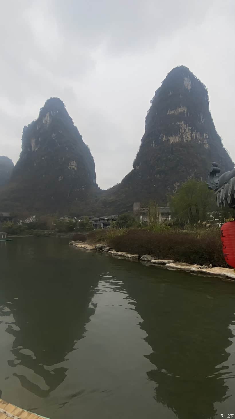 双乳山第一站桂林山水，赶上天气不好，只拍到烟雨桂林，风景真的很美！